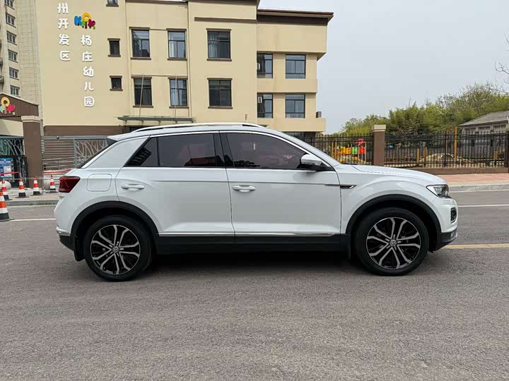 Фото 8 - Volkswagen T-Roc