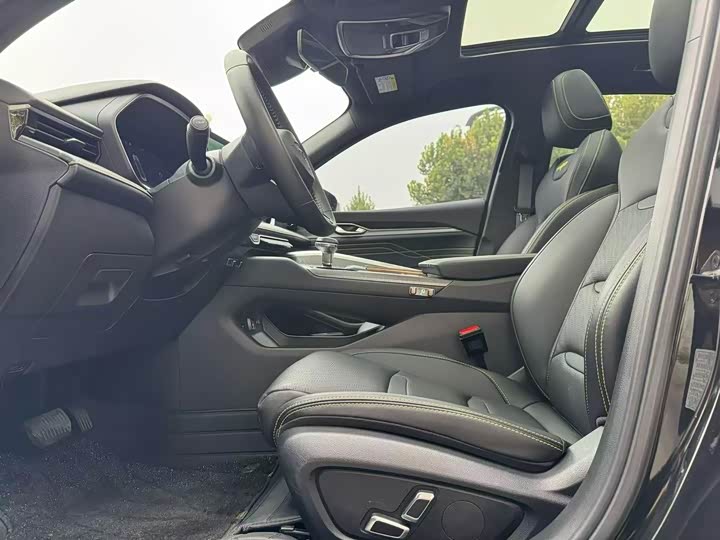 Фото 4 - Geely Preface