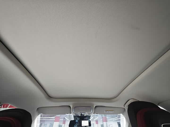 Фото 8 - Hongqi HS3