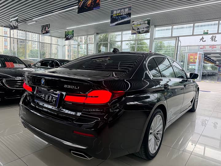 Фото 6 - BMW 5 Series