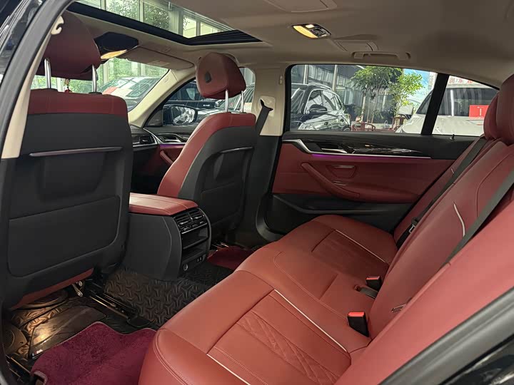 Фото 9 - BMW 5 Series