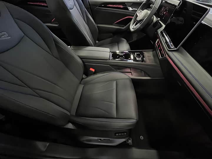 Фото 13 - Volkswagen Tiguan L Pro