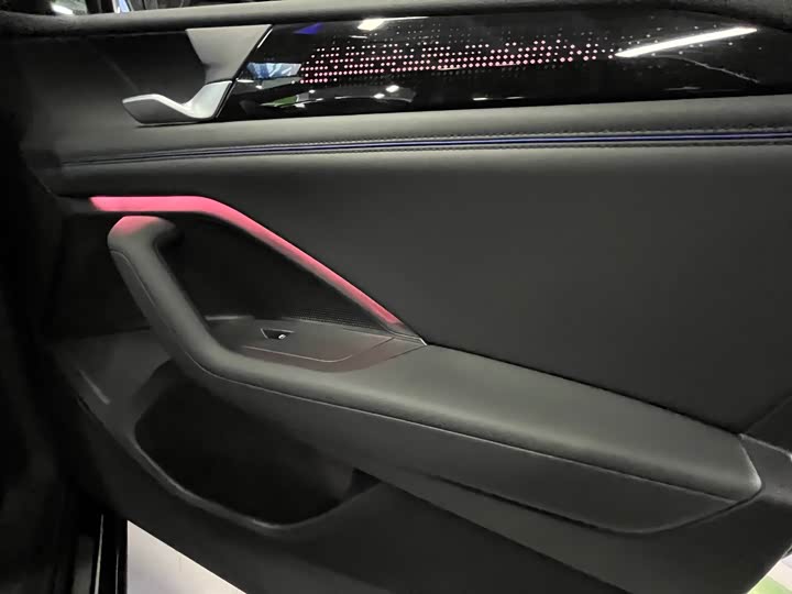 Фото 15 - Volkswagen Tiguan L Pro