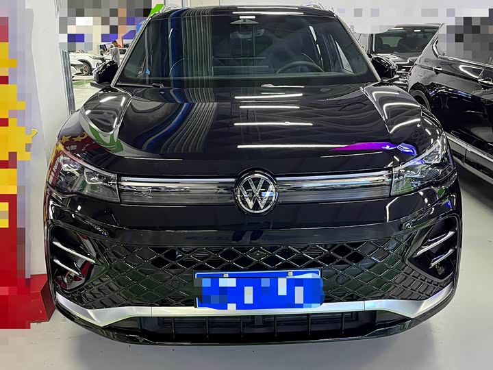 Фото 2 - Volkswagen Tiguan L Pro