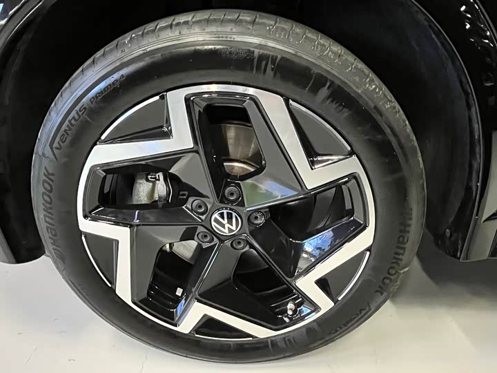 Фото 21 - Volkswagen Tiguan L Pro