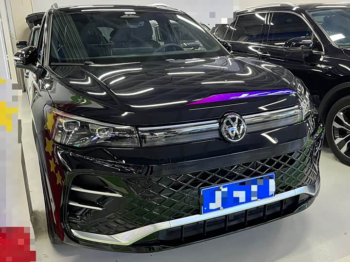 Фото 3 - Volkswagen Tiguan L Pro