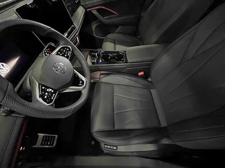 Фото 6 - Volkswagen Tiguan L Pro