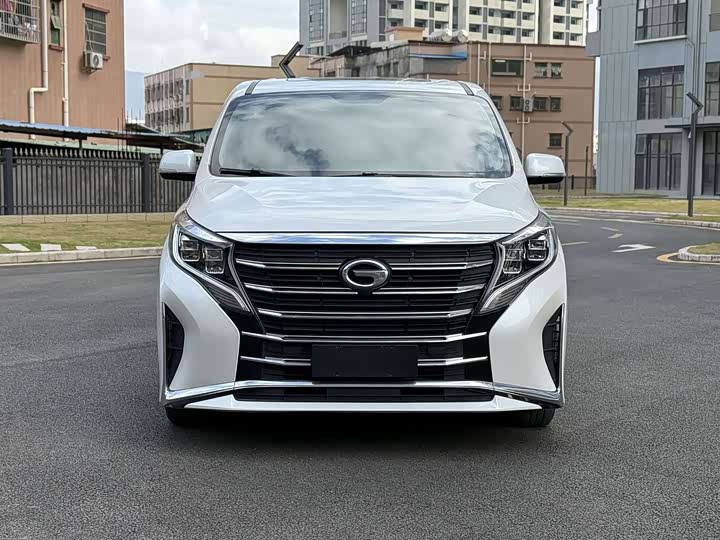 Фото 2 - GAC Trumpchi M8