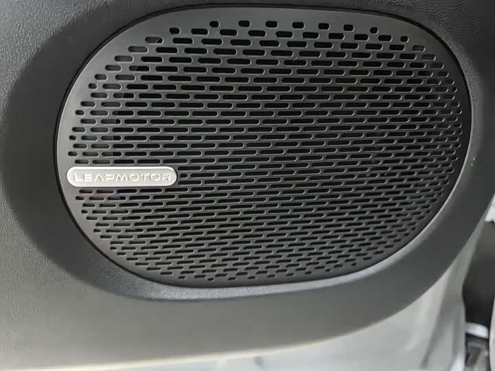 Фото 13 - Leapmotor C11