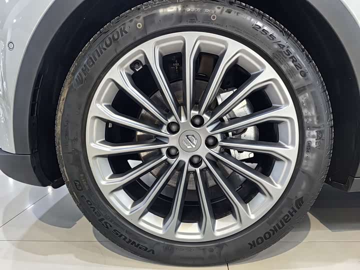 Фото 20 - Leapmotor C11