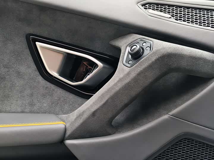 Фото 12 - Lamborghini Huracán