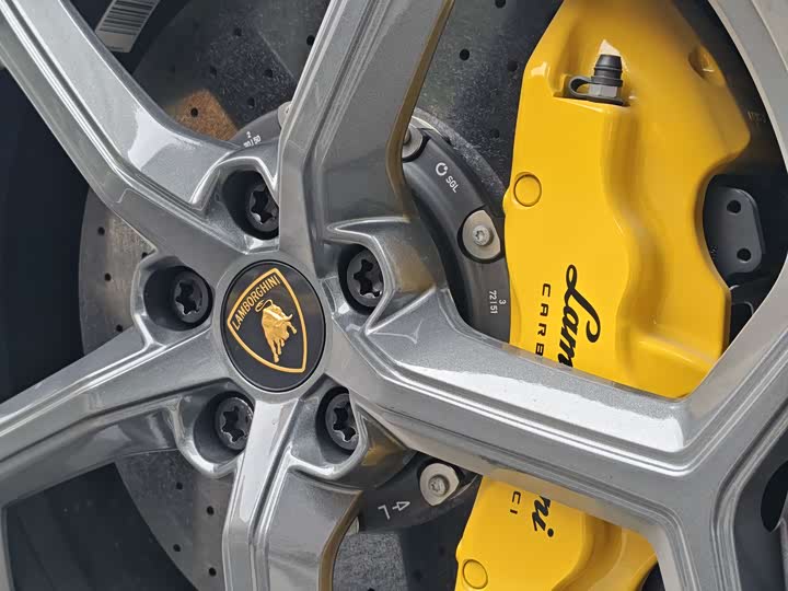 Фото 17 - Lamborghini Huracán