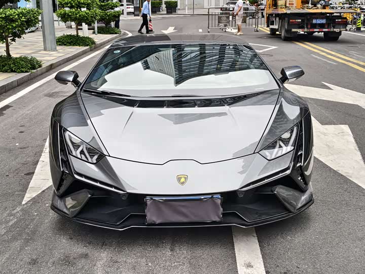 Фото 2 - Lamborghini Huracán