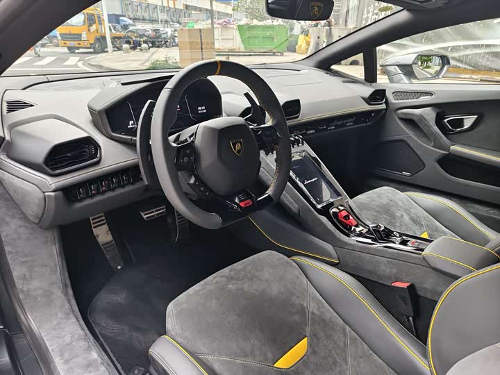 Фото 7 - Lamborghini Huracán