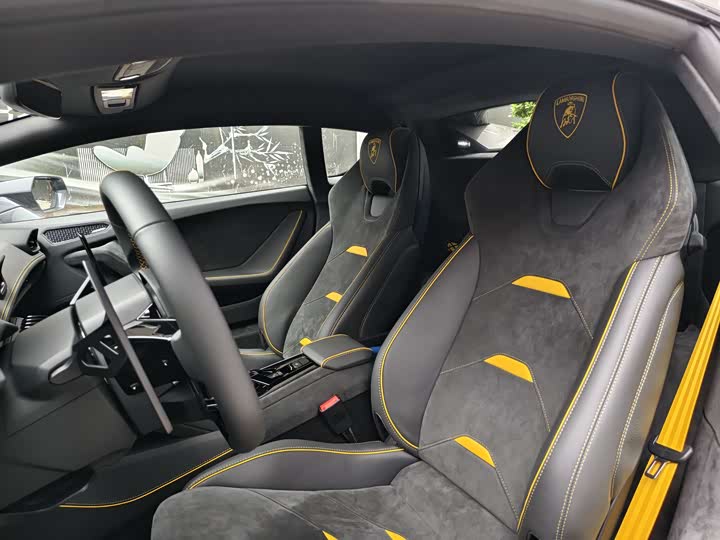 Фото 8 - Lamborghini Huracán