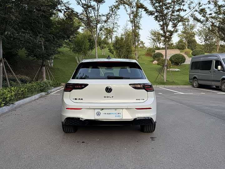 Фото 7 - Volkswagen Golf