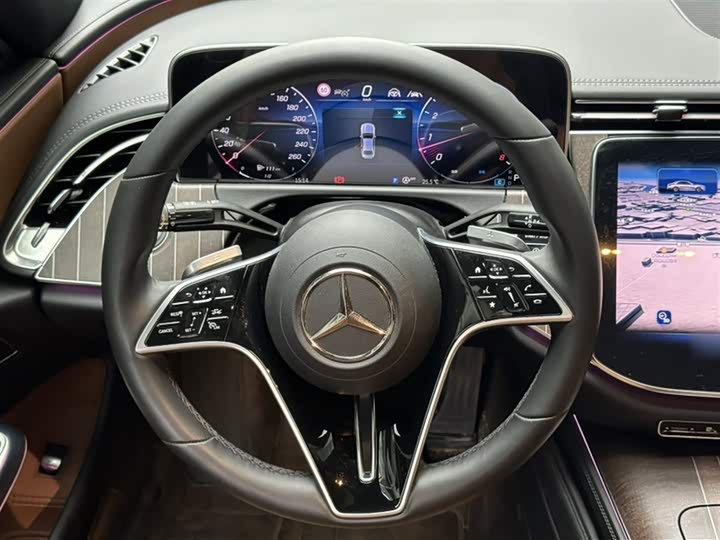 Фото 10 - Mercedes-Benz E-Class