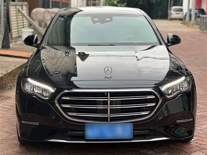 Фото 4 - Mercedes-Benz E-Class