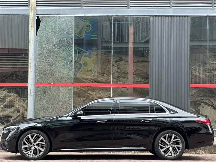 Фото 5 - Mercedes-Benz E-Class