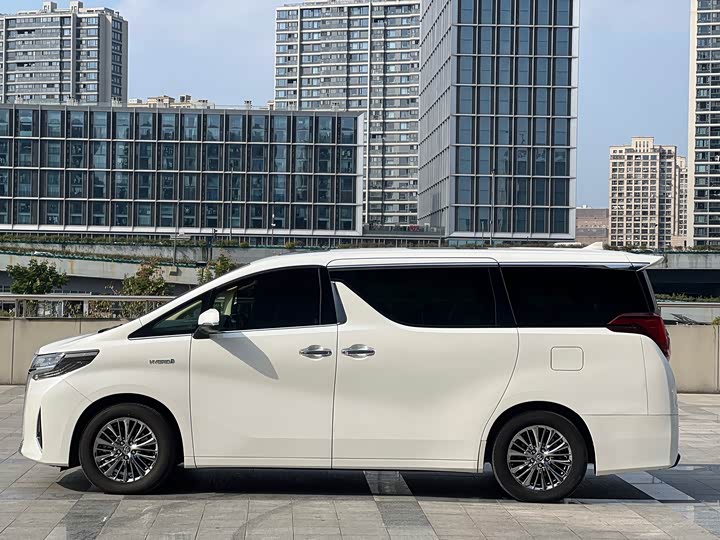 Фото 5 - Toyota Alphard