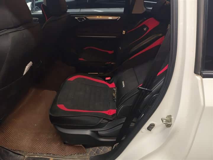 Фото 17 - GAC Trumpchi M6