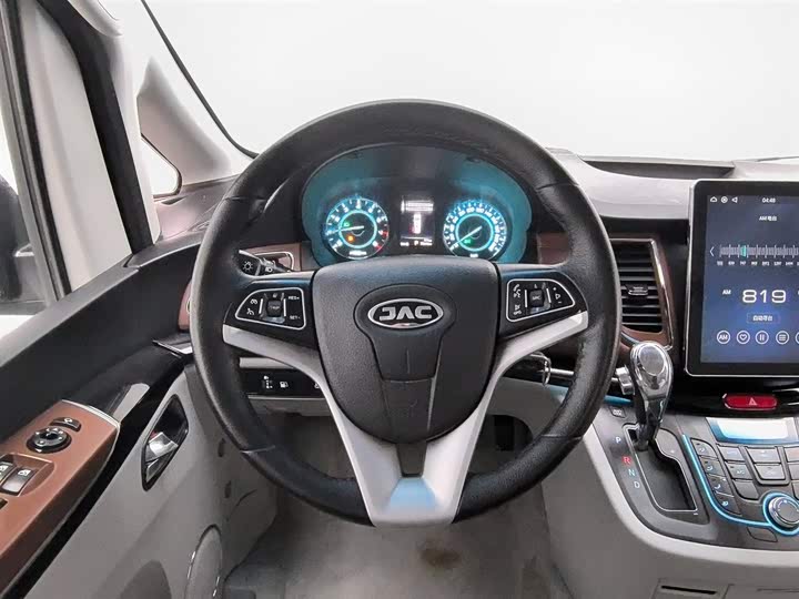 Фото 11 - JAC Refine L5