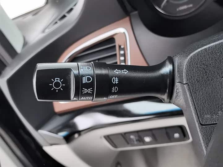 Фото 21 - JAC Refine L5