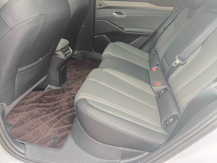 Фото 10 - BYD Qin L