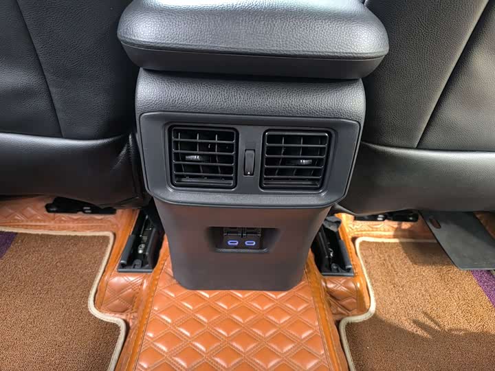 Фото 17 - Toyota RAV4