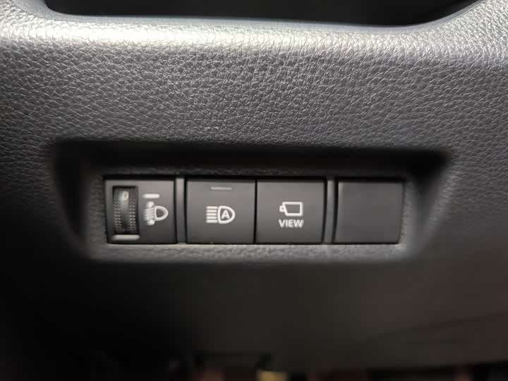 Фото 22 - Toyota RAV4