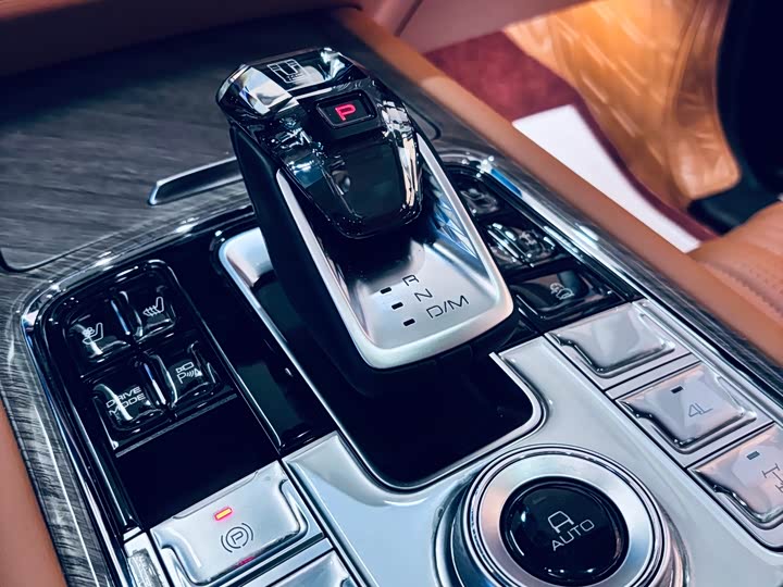 Фото 10 - Tank 500 Hybrid