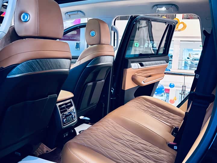 Фото 12 - Tank 500 Hybrid