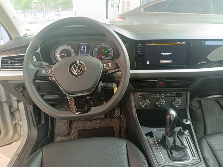 Фото 10 - Volkswagen Lavida