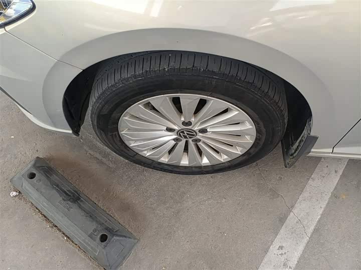 Фото 23 - Volkswagen Lavida