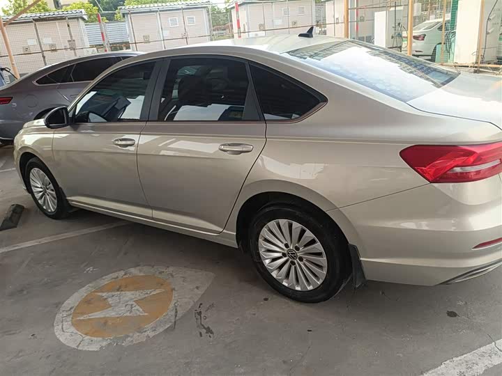 Фото 5 - Volkswagen Lavida