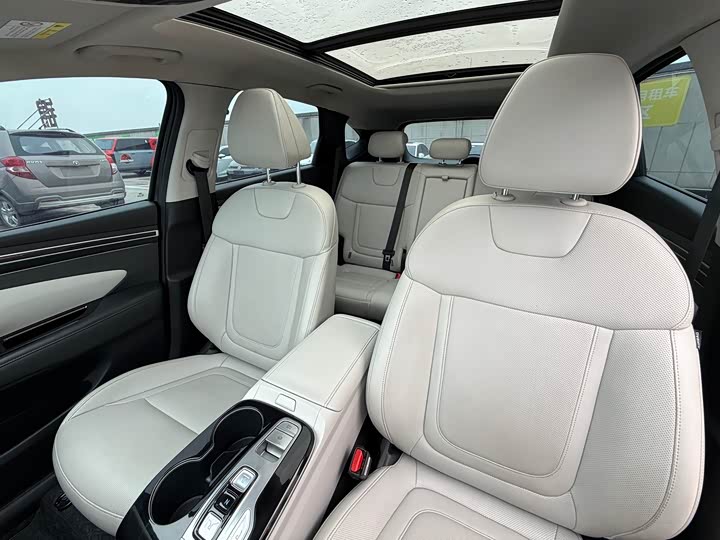 Фото 11 - Hyundai Tucson L