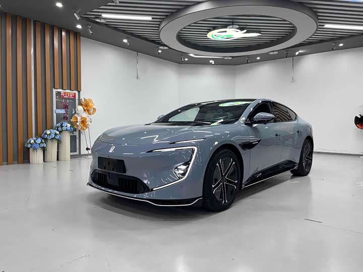 Фото 1 - Avatr 12