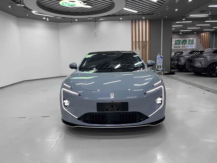 Фото 2 - Avatr 12