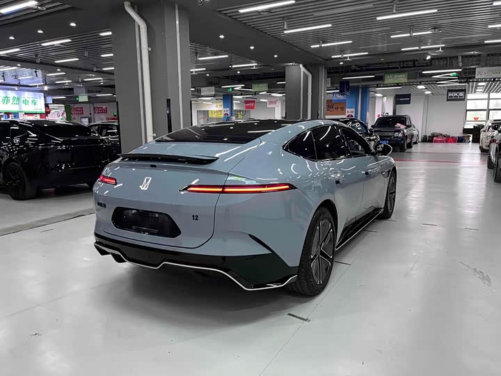 Фото 21 - Avatr 12