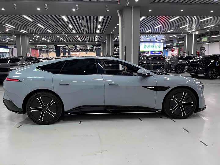 Фото 24 - Avatr 12