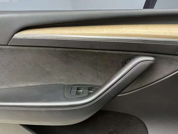 Фото 9 - Tesla Model Y