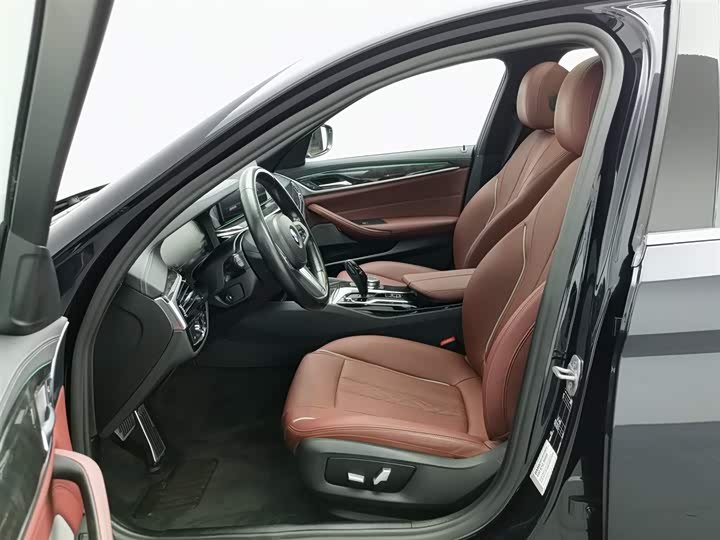 Фото 10 - BMW 5 Series