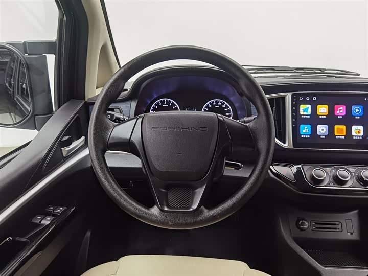 Фото 11 - Dongfeng Forthing Lingzhi M5