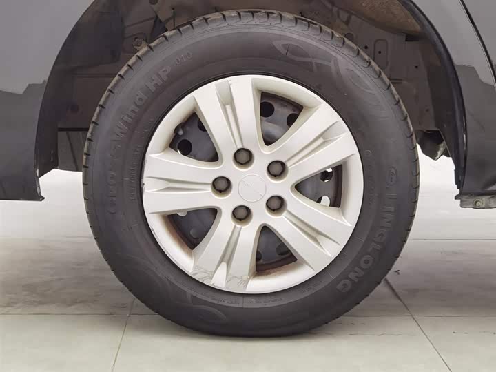 Фото 17 - Dongfeng Forthing Lingzhi M5