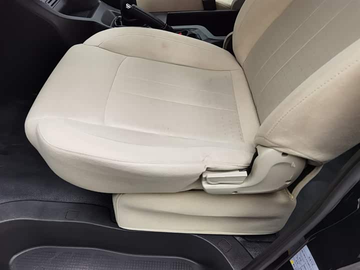 Фото 20 - Dongfeng Forthing Lingzhi M5