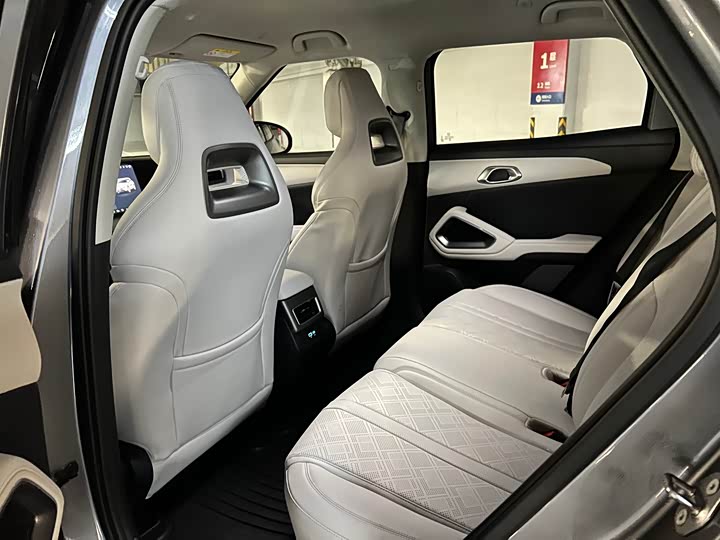 Фото 5 - BYD Yuan Up