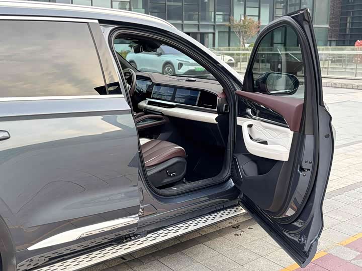 Фото 12 - Geely Monjaro