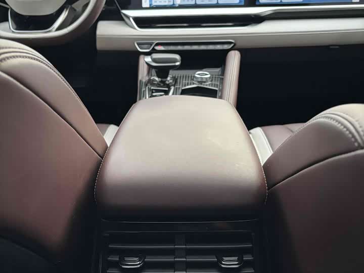 Фото 19 - Geely Monjaro