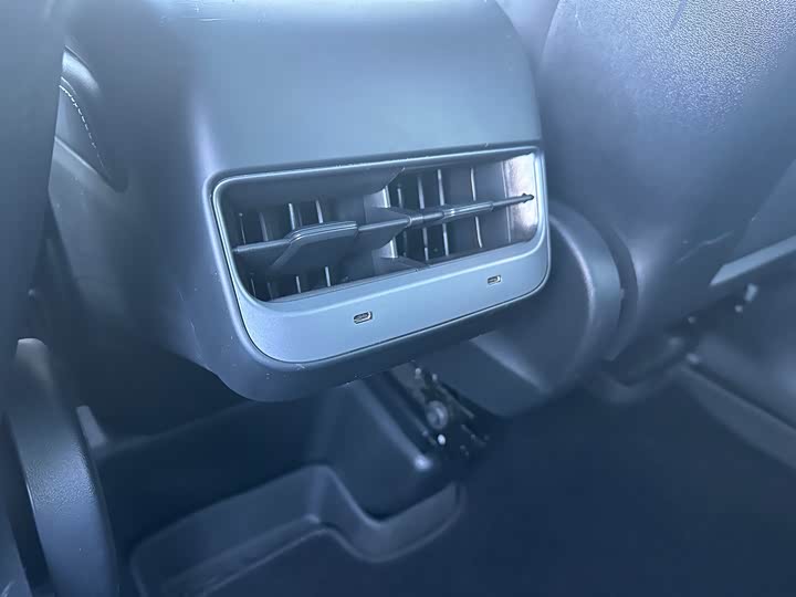 Фото 11 - Tesla Model Y