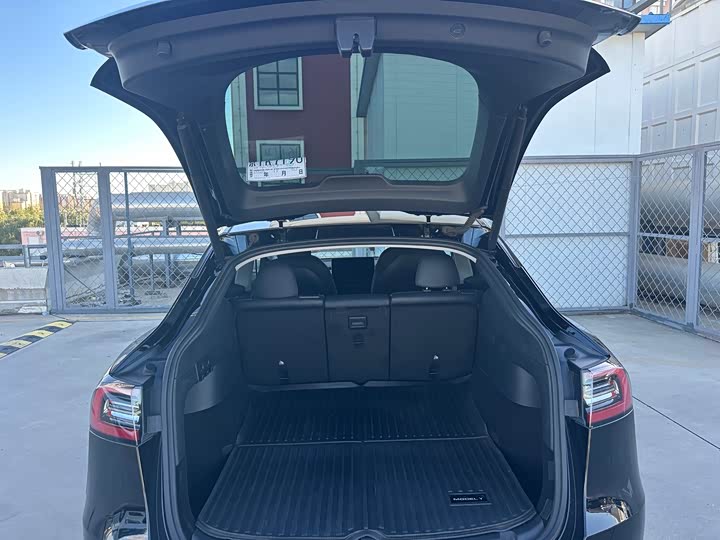 Фото 12 - Tesla Model Y